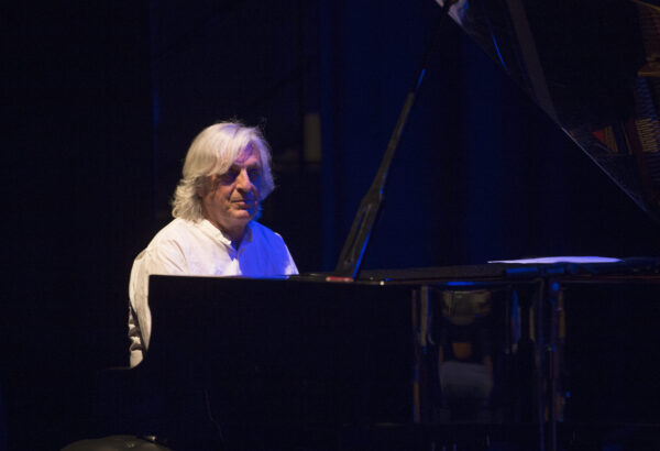 Pedro Ojesto y su Trío de Jazz